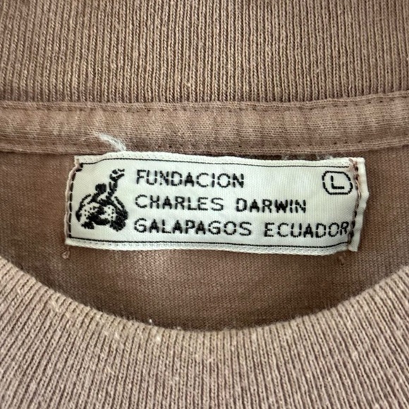 Vintage Charles Darwin Galapagos Tortoise Graphic T-Shirt - Picture 5 of 8